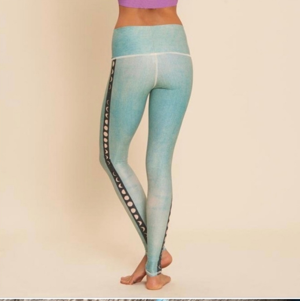 Teeki leggings phases of the moon size medium